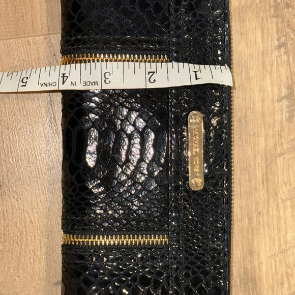 MICHAEL Michael Kors Moxley Python Continental Zip Around Leather Wallet - Picture 3 of 9